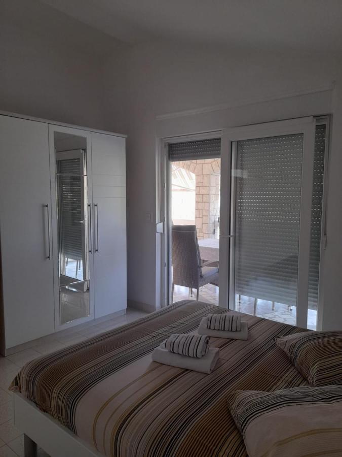 Apartman Lugovic 시베니크 외부 사진
