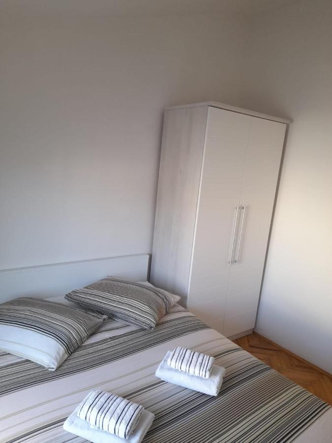 Apartman Lugovic 시베니크 외부 사진