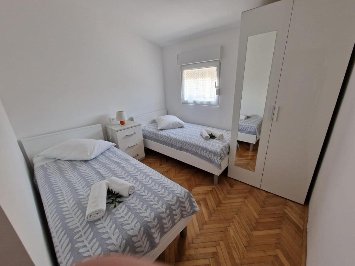 Apartman Lugovic 시베니크 외부 사진