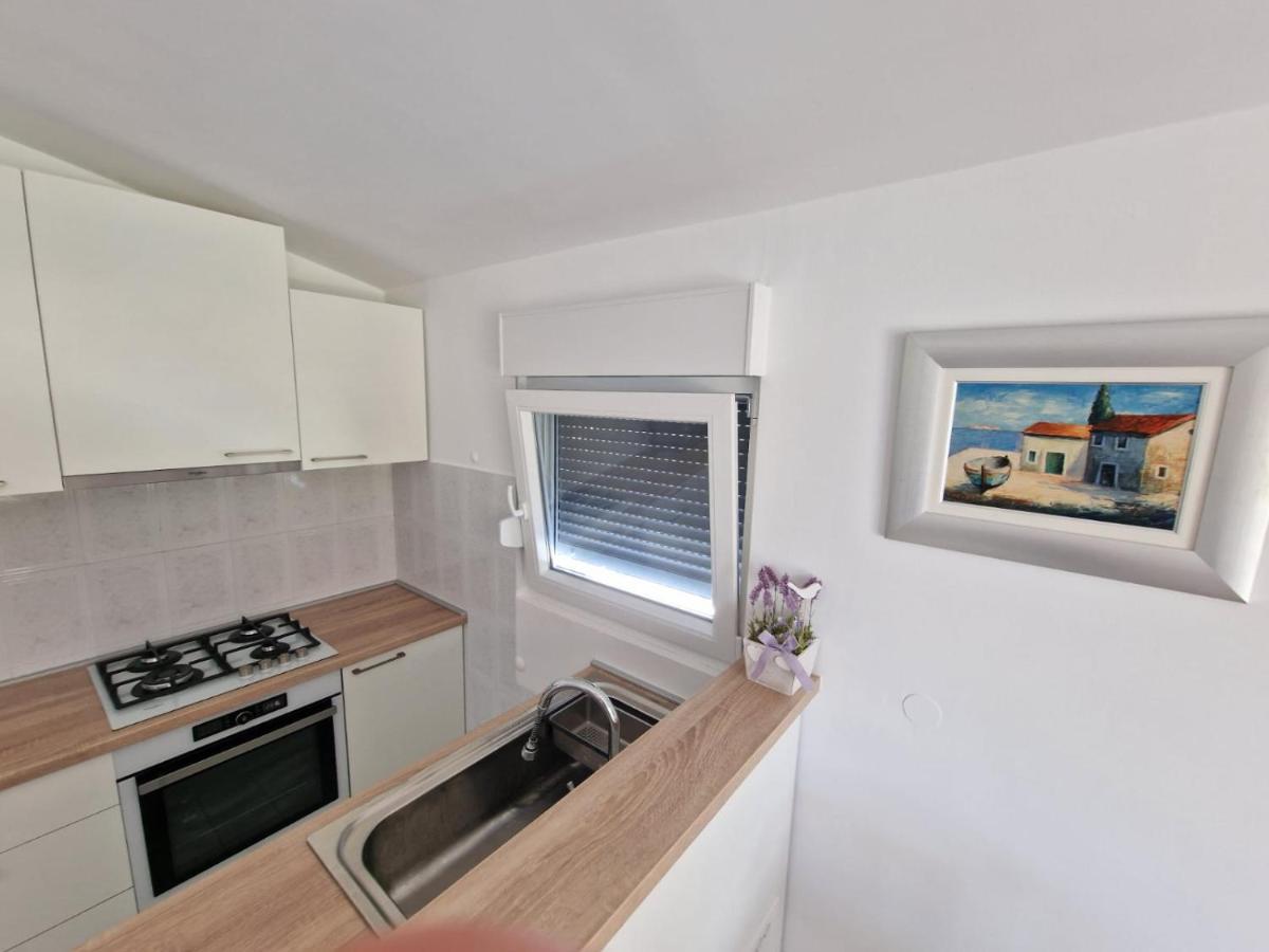 Apartman Lugovic 시베니크 외부 사진