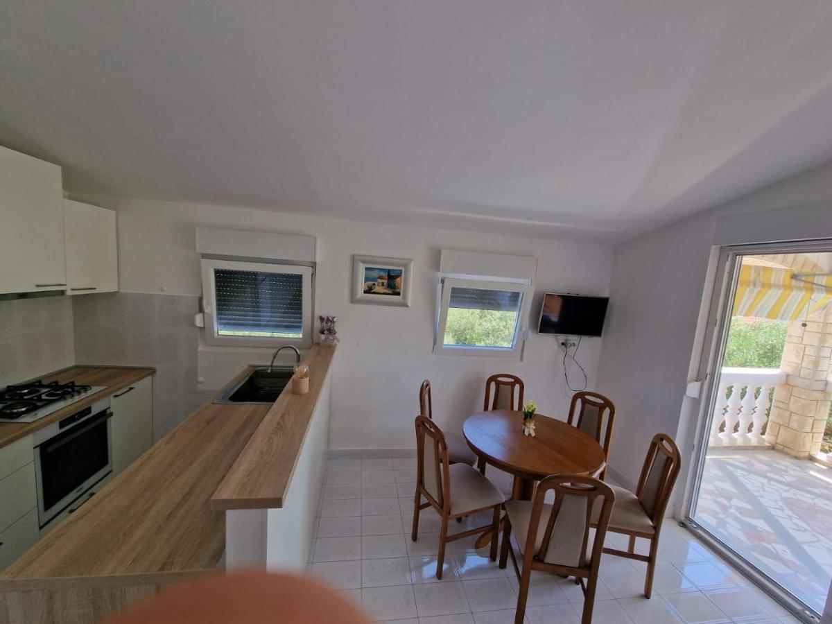 Apartman Lugovic 시베니크 외부 사진